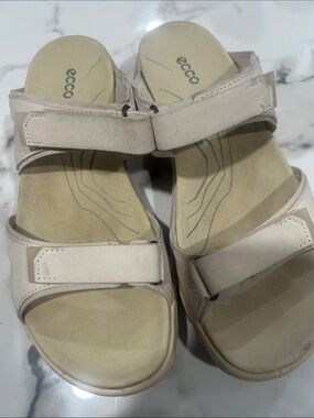 Ecco Women's Cream Leather Hook-and-Loop Comfort Sandals